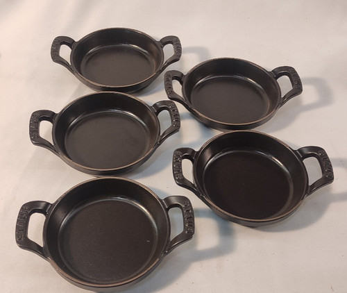 Staub plats ronds empilables - plats,