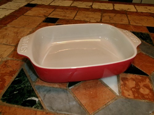 Plat gratin rouge staub - a,